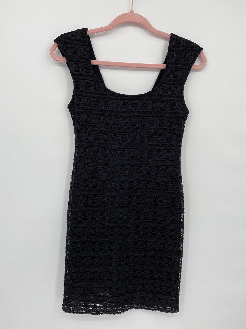 BCBGENERATION Black Bodycon Scoop Neck Lace Mini Dress XXS